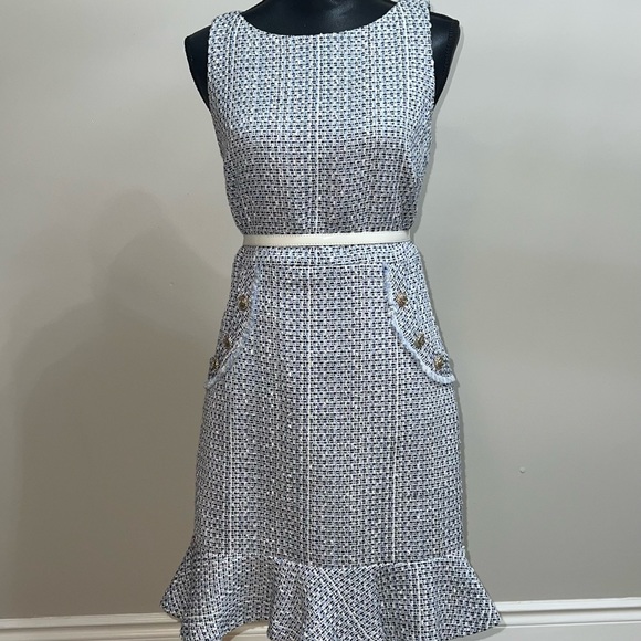 Unworn Karl Lagerfeld Tweed Dress Size 4 US
Purchase Price $189 + HST - Picture 4 of 6